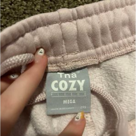 TNA Mega Fleece - Picture 2 of 3